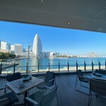 QUAYS pacific grill - 予約すると景色のいい２階席が取れるらしい♡