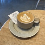 ヴァーヴコーヒーロースターズ 鎌倉雪ノ下店 - デカフェ　ラテ