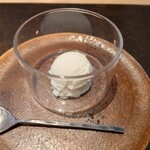 伊勢前寿し 神貫 - 山村乳業の牛乳を使った自家製ジェラート