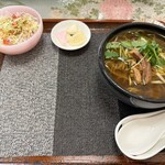 中国料理 頤和園 - ピリ辛ネギラーメン　三つ葉の風味がキモ
