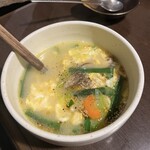 焼肉工房 山五 - 絶品の鶏ガラ卵スープ
