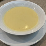 キッチン・スパイス - コースメニューのスープ