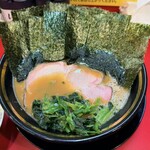 家系ラーメン樹道家王道乃印 - 料理写真:「ラーメン」900円税込み♫