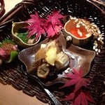 祇園 にしかわ - 秋は紅葉付きで綺麗です