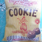 カルディコーヒーファーム - フラ印マカダミアナッツチョコクッキー183円