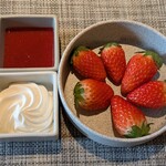 Téori - ウェルカムボックス(フレッシュ苺+ベリーソース&クリーム)