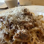 パスタ食堂 mano - 雪山ボロネーゼパスタ
　〜パルミジャーノ、グラナパダーチーズ～