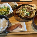 博多もつ鍋 やまや - 
