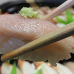 札幌市場めし　まるさん亭 - おかませ握り　５人前　１２５００円の大トロのアップ　【　２０１４年１２月　】