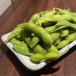 旬魚と個室 和食りん  新橋本店 - 枝豆 　ビールと言えばやっぱりこれこれ！