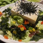 旬魚と個室 和食りん  - 豆腐と海藻のサラダ