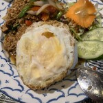 キンカーオ - 目玉焼きだけ焼きすぎだな。味はok