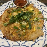 キンカーオ - オムレツは、牡蠣とモヤシ。結構カリカリ