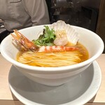 麦と麺助 - 浜坂産甘海老と殻付ホタテの湊そば