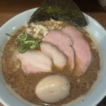 いかれたヌードル フィッシュトンズ - 特製魚介とんこつらーめん