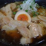 ダル金屋 - 特製角煮ラーメン。\780。