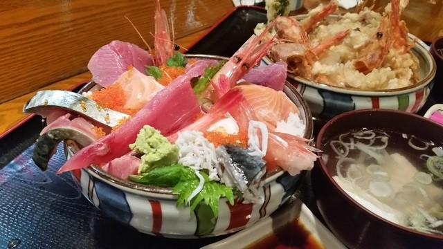 コスパ抜群 新鮮なネタが満載の 海鮮丼 1500円 さすが港町にある居酒屋ですね わっしわっしと食べて大満足の寺泊の夜でした By なまらうまい 楽味亭さざえ 長岡 魚介料理 海鮮料理 食べログ コスパ抜群 新鮮なネタが満載の 海鮮丼 1500円 さすが港町にある居酒屋ですね わっしわっしと食べて大満足の寺泊の夜でした By なまらうまい 楽味亭さざえ 長岡 魚介料理 海鮮料理 食べログ