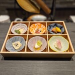 欧風居酒屋バル･アミューズ - ■本日の前菜盛り合わせ  しろかびチーズとりんご / パテドカンパーニュ  スモークサーモン / サラミとポテトサラダ  テリーヌ / シャインマスカットとクリームチーズ