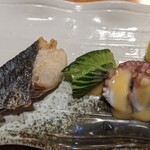 郷土料理 海幸 - 左端が焼きサワラ。実は半分くらい食べたあとの写真です。申し訳ないです。ほんと、めっちゃ美味かったです。右側の下津井のタコもおいしかったーー