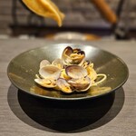 欧風居酒屋バル･アミューズ - ■シェフ特製　本日のパスタ アサリとレモン風味 