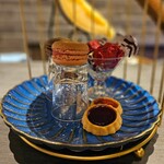 欧風居酒屋バル･アミューズ - ■２段ケーキ / プレート付き