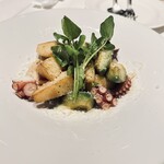 洋食 Matsushita - 蛸とアボカドの温かいサラダ