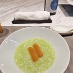 ON the TABLE CHINESE - 