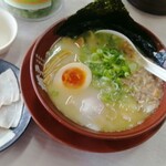 ラーメン横綱 - 料理写真:チャーシュー×煮干し香る塩とんこつ