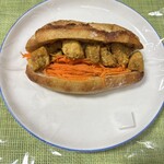 クロフトベーカリー - タンドリーチキンのサンド（451円税込）