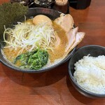 横浜家系らーめん 天王家 寒川総本店 - 