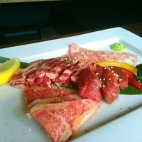 焼肉トラジ PARAM カレッタ汐留店 - 特選牛の盛り合わせ