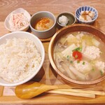 ごはんすすむ - 