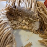 小布施堂 えんとつ - モンブラン朱雀(断面)