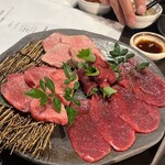 炭火焼肉 金の肉人 - 