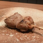 水づき - あか(内もも)