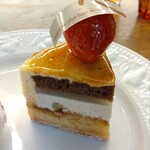 パティスリー モンプリュ 本店 - シブーストシャテーヌ　750円税込