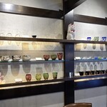 奈良屋 喫茶去 - 店内に展示されてる切子や器は買えます