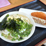 のぶ屋 - かけとちくわ天とハムポテトフライ