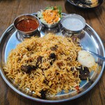 アイシャキッチン - 皿に開けるとこんなに量が