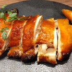 大陸風 - 骨付き鶏もも肉のパリパリ香り揚げ 1650円