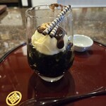 奈良屋 喫茶去 - 綿菓子が消えて残されたコーヒーゼリーパフェ