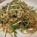 ビストロ アン ファミーユ - ③ヤリイカとアンチョビ、キャベツ、ブロッコリーのオイルパスタ