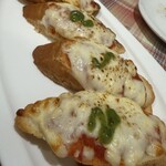 ビストロ アン ファミーユ - バケットピッツァ