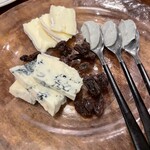 CAMPARI - 本日のチーズ　1,180円