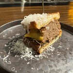 鉄板焼き 牛鳴 - 和牛バーガー