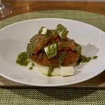 小林食堂ラボ - 海老入り魚のすり身のカツレツとマッシュポテト、カプレーゼ風