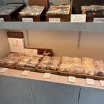 Chocolaterie&Bar ROND-POINT by Hirofumi Tanakamaru - 焼き菓子もたくさんあります♪