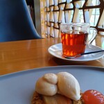 INTERSECT BY LEXUS - 