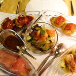 スカンディヤ - ローストビーフのソースは別添えにしてもらう。