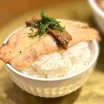 RAMEN SHIGENO - 白米とチャーシューがとにかく合います。